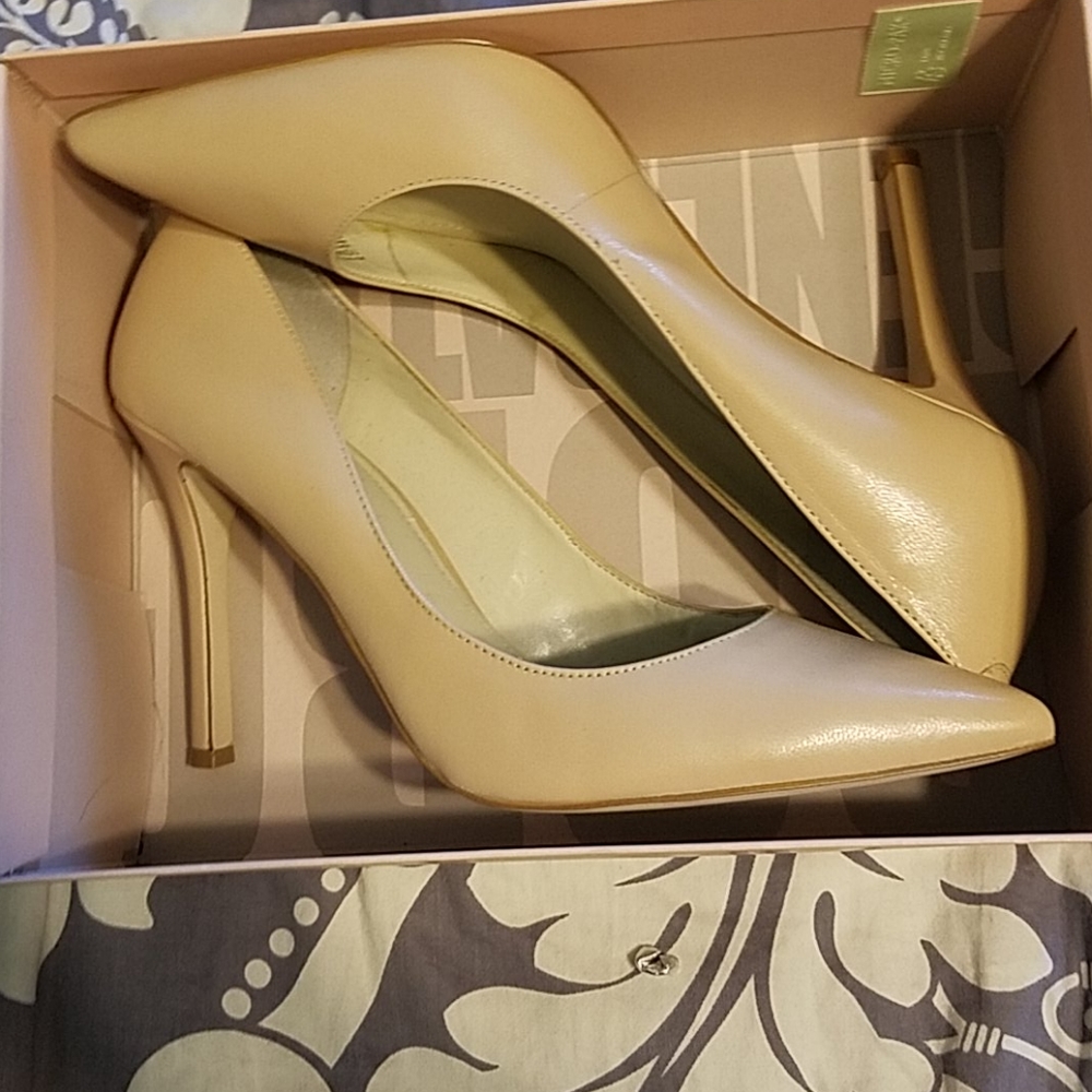 BCBG Generation heels